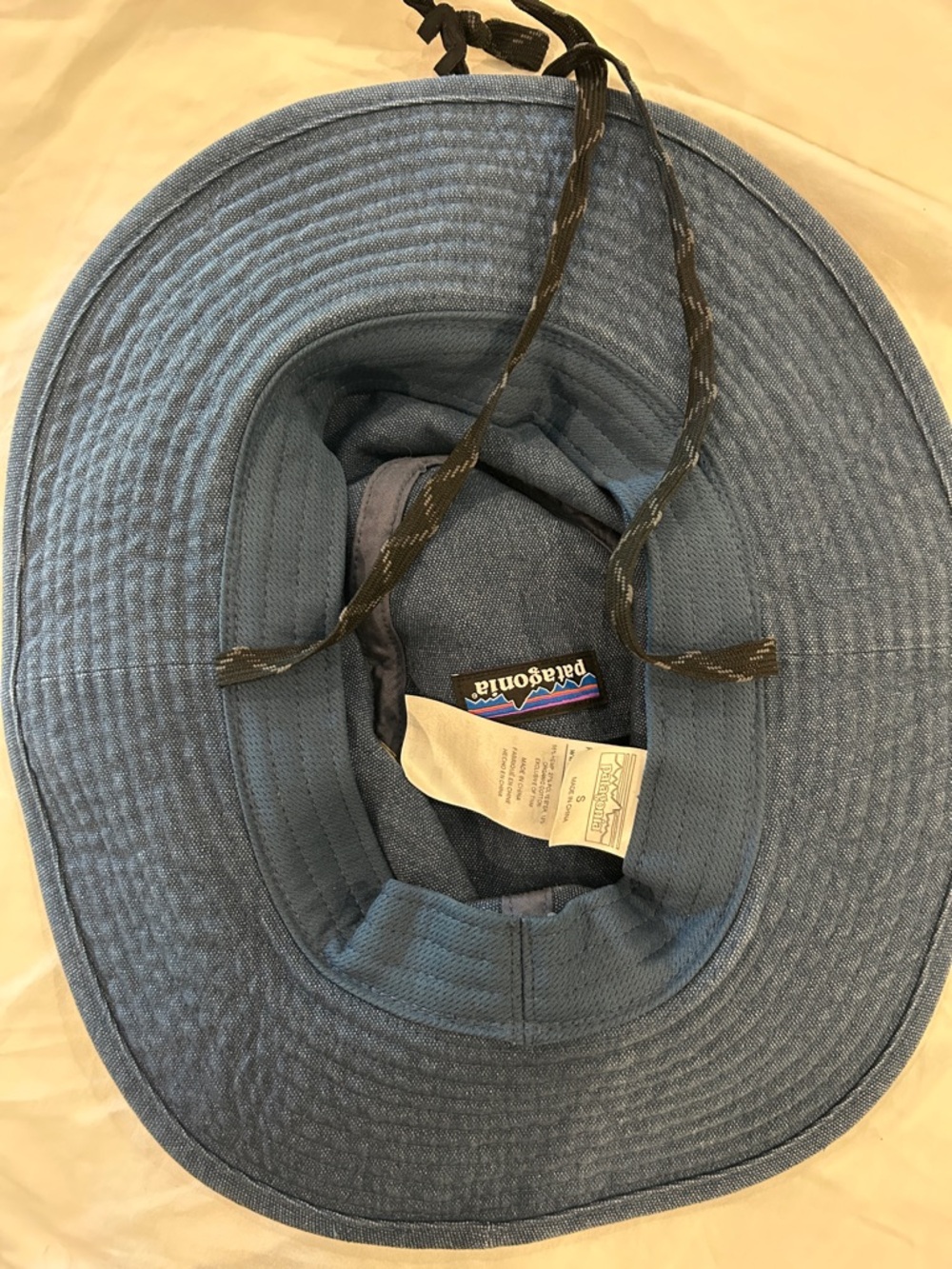 Patagonia Wide Brim Sun bucket Hat in Denim Blue with Chin Strap - Picture 8 of 13